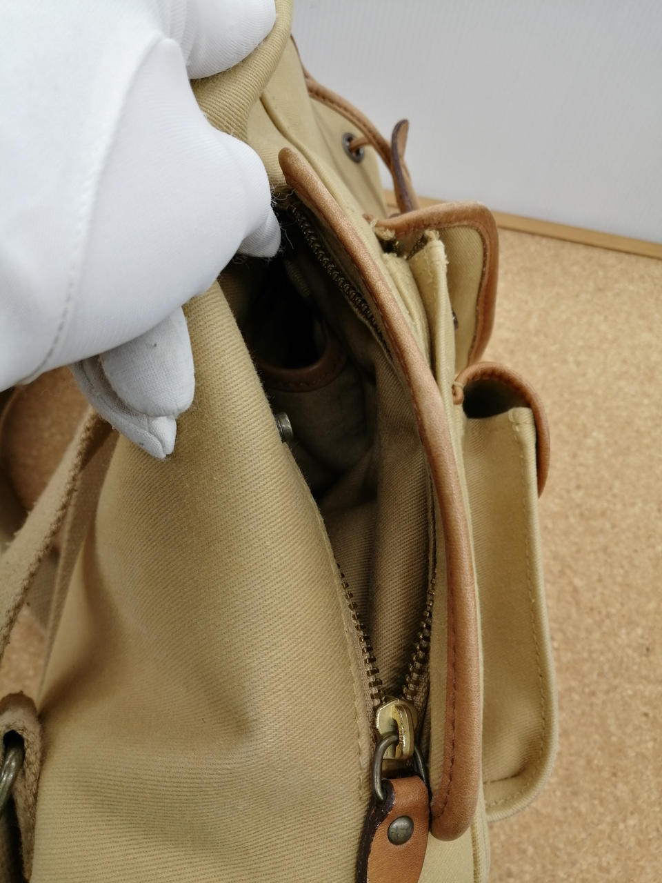 リュック内部と繋がっています