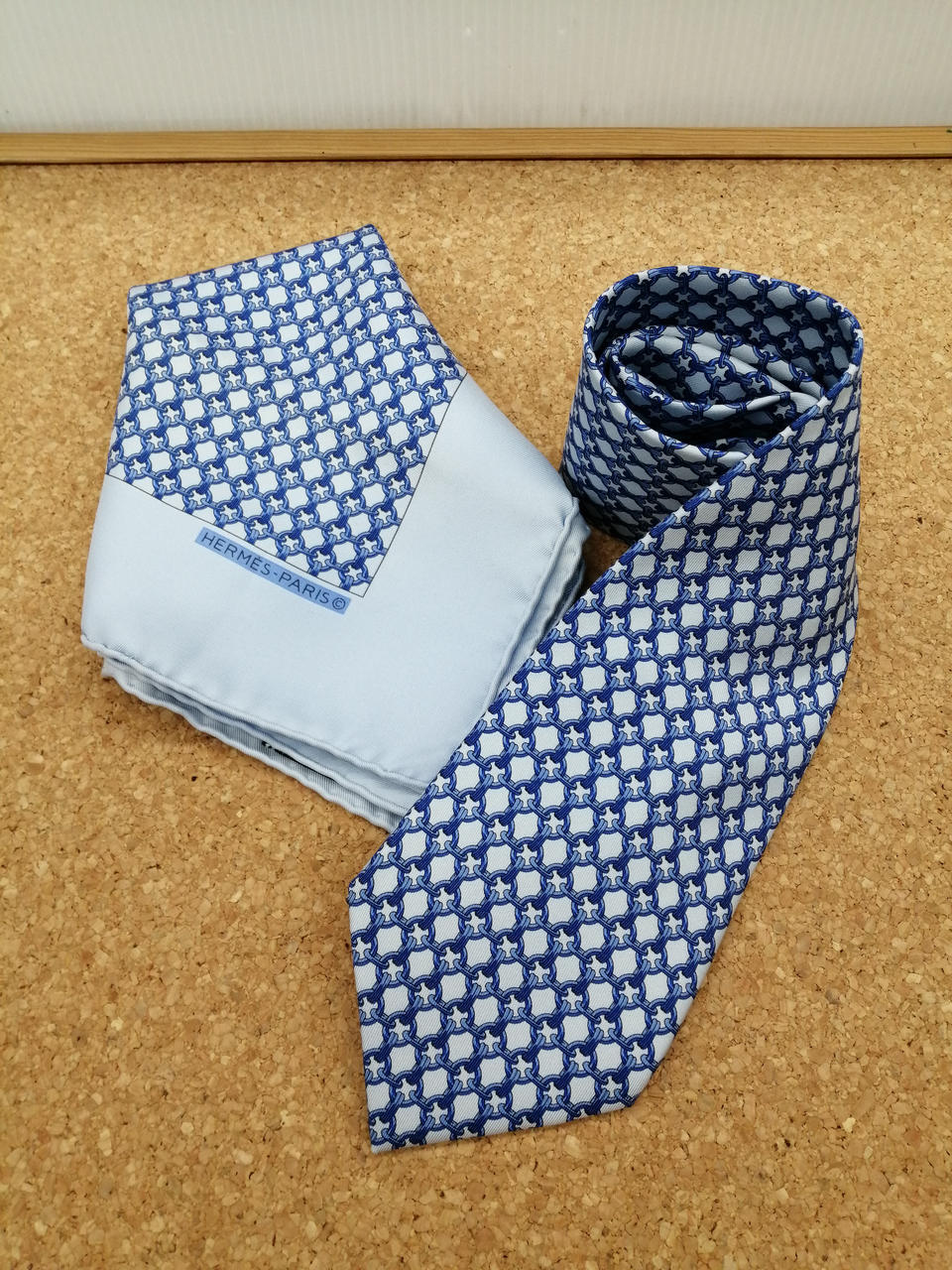 ネクタイ、チーフセット