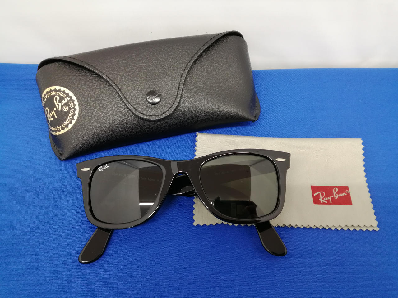 ケース、メガネ拭き付き