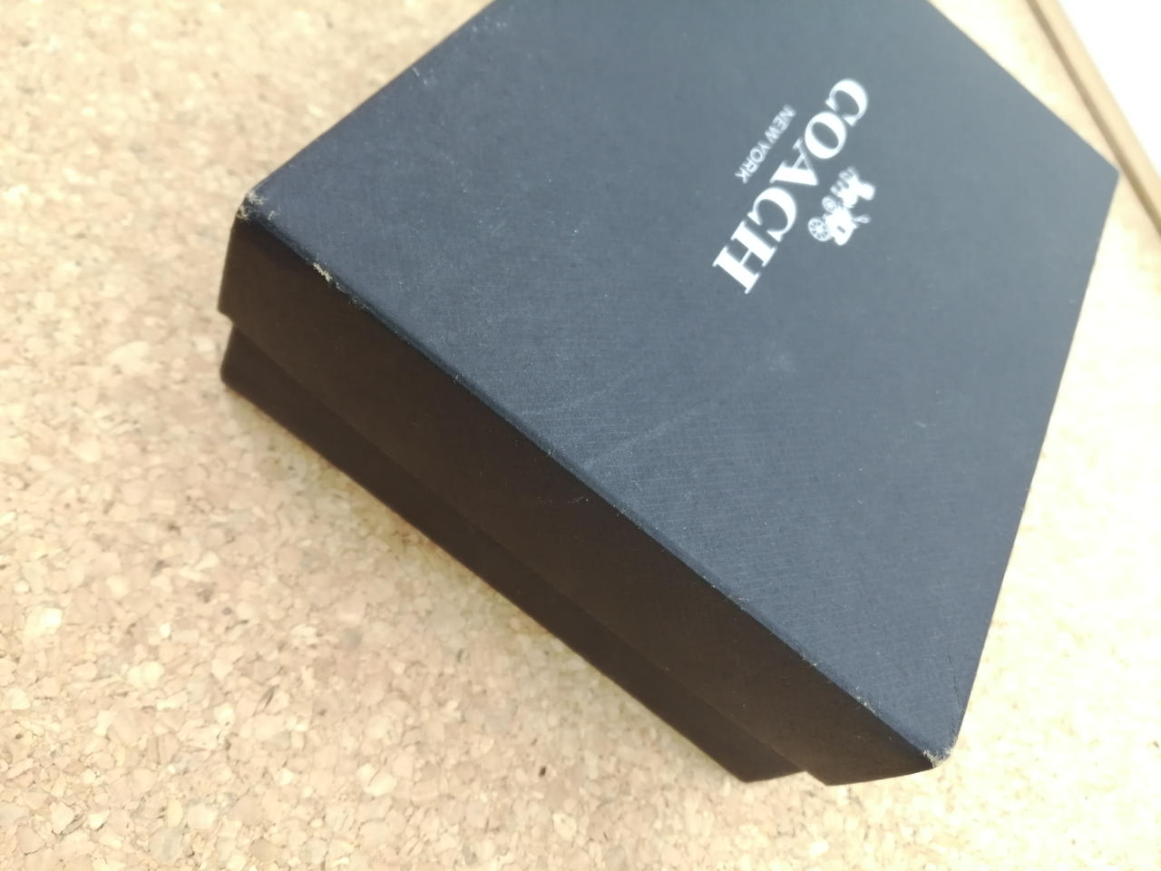 箱、ダメージあり