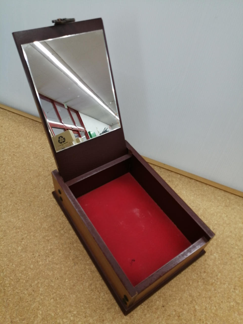 汚れあり
ミラー付き