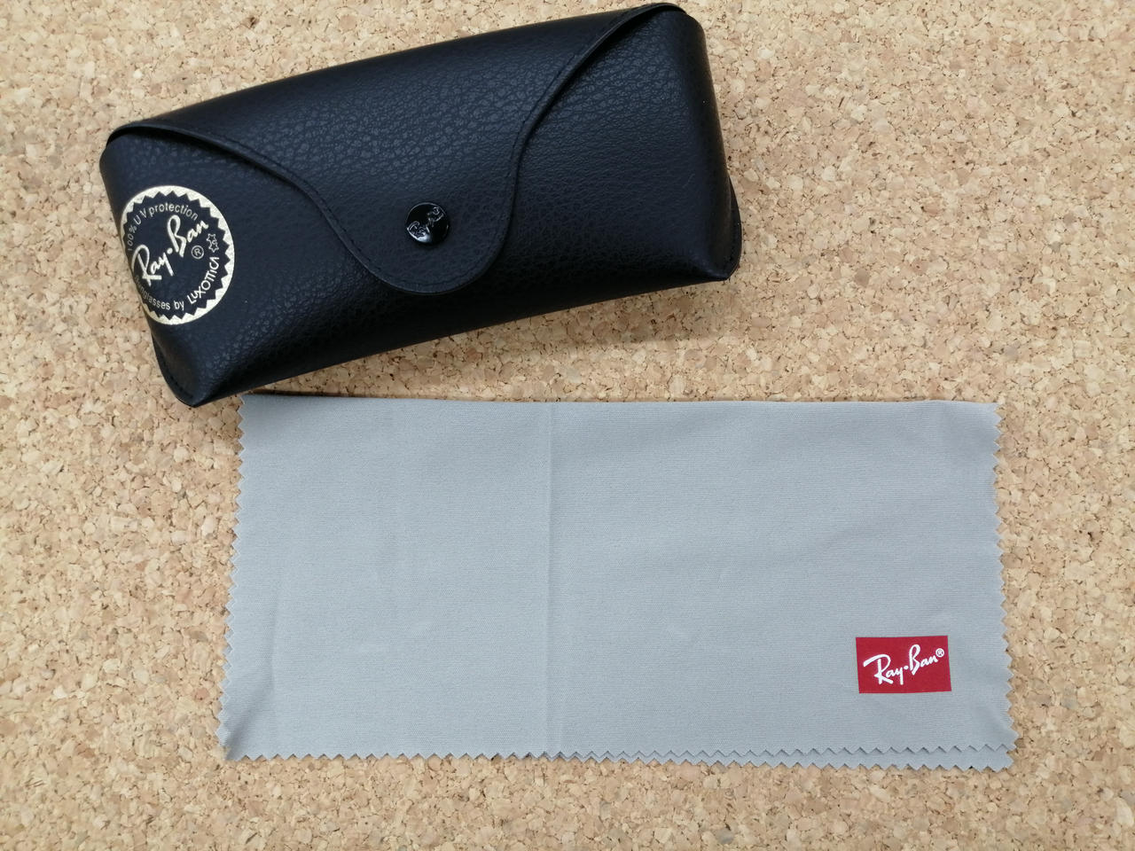 ケース、メガネ拭き付き