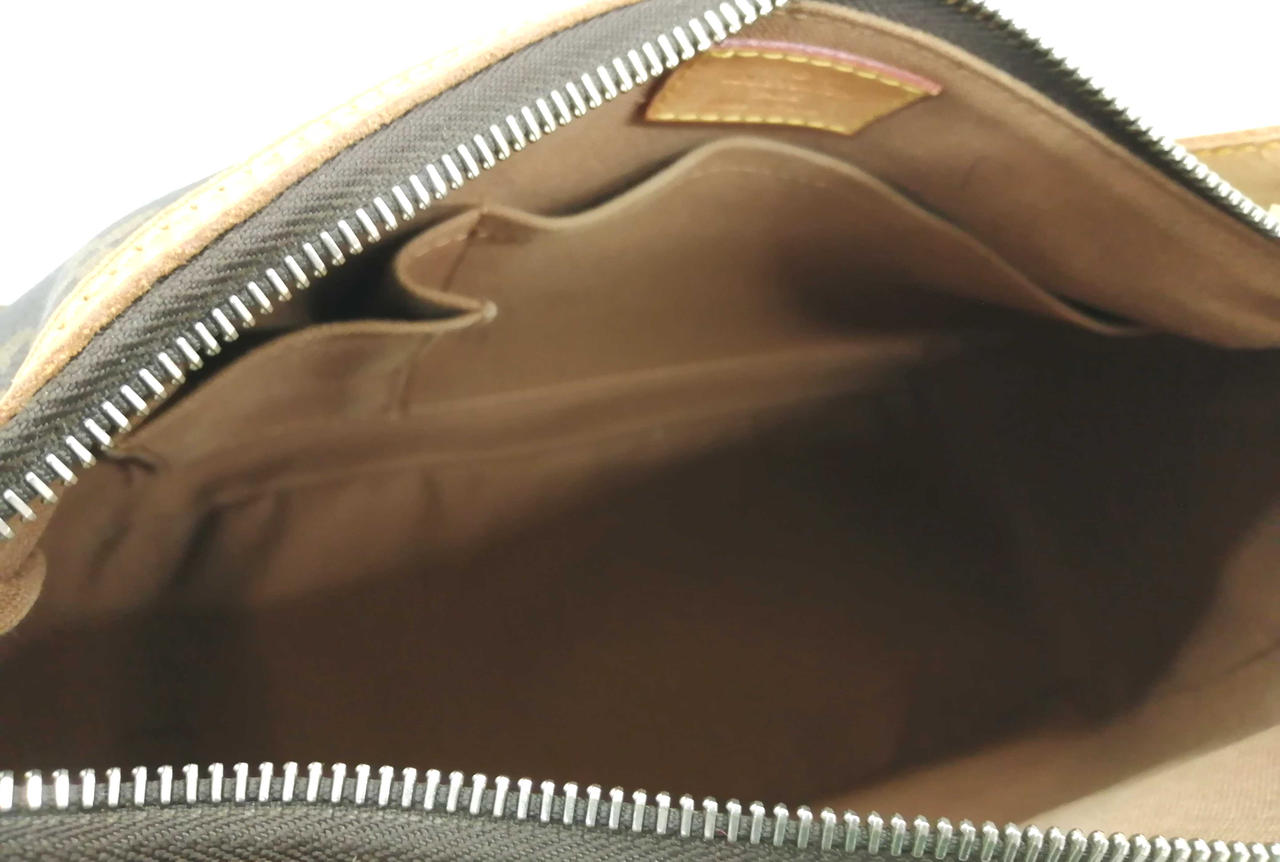 バッグ内部