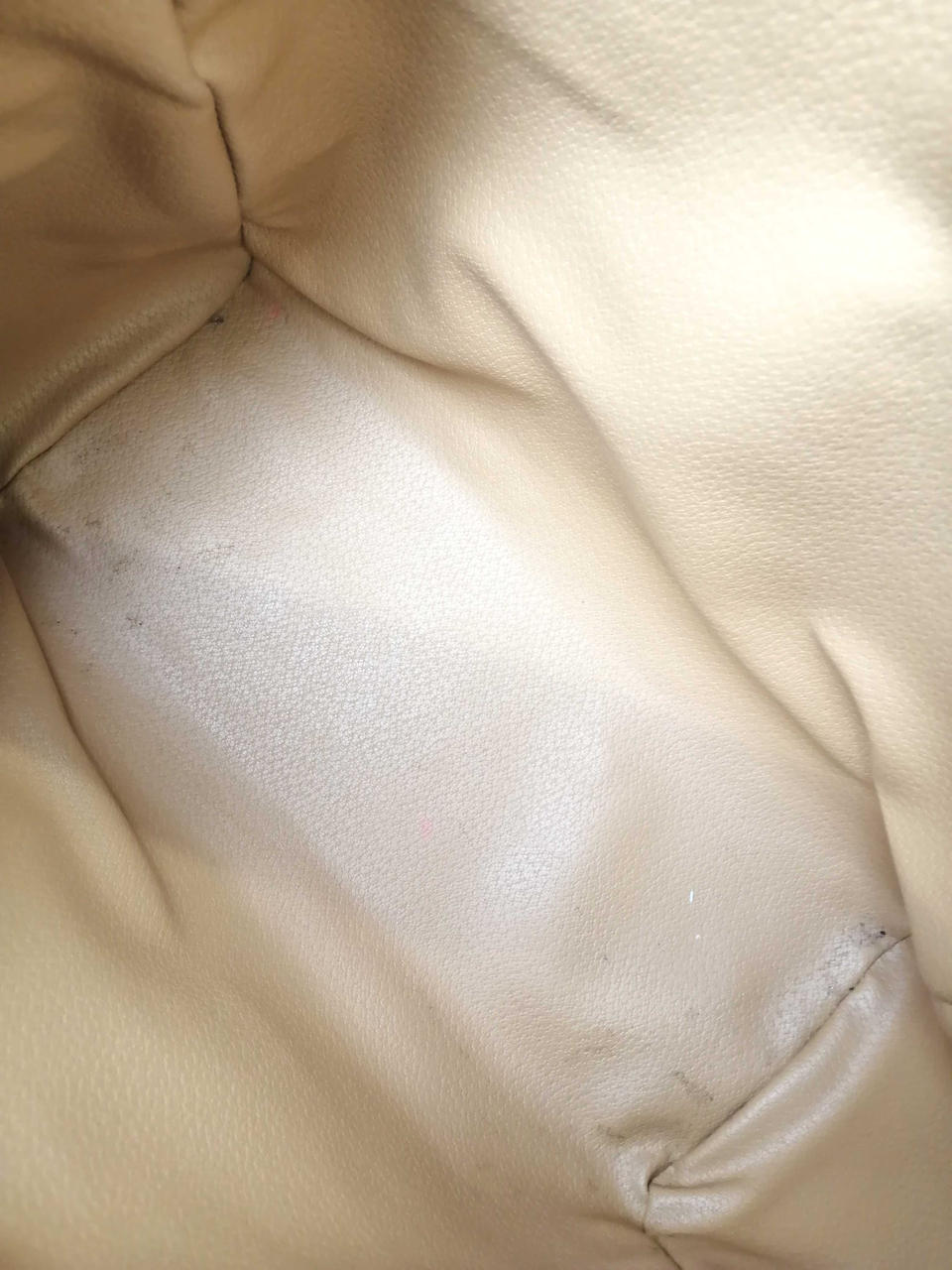 底部に汚れ有り