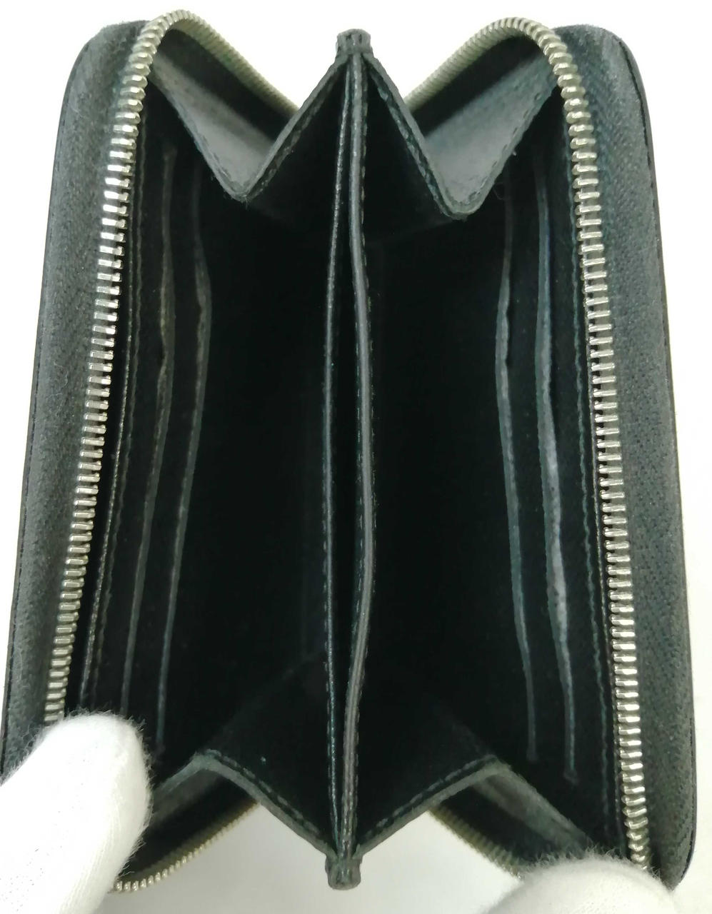 カード入れ箇所にダメージ有