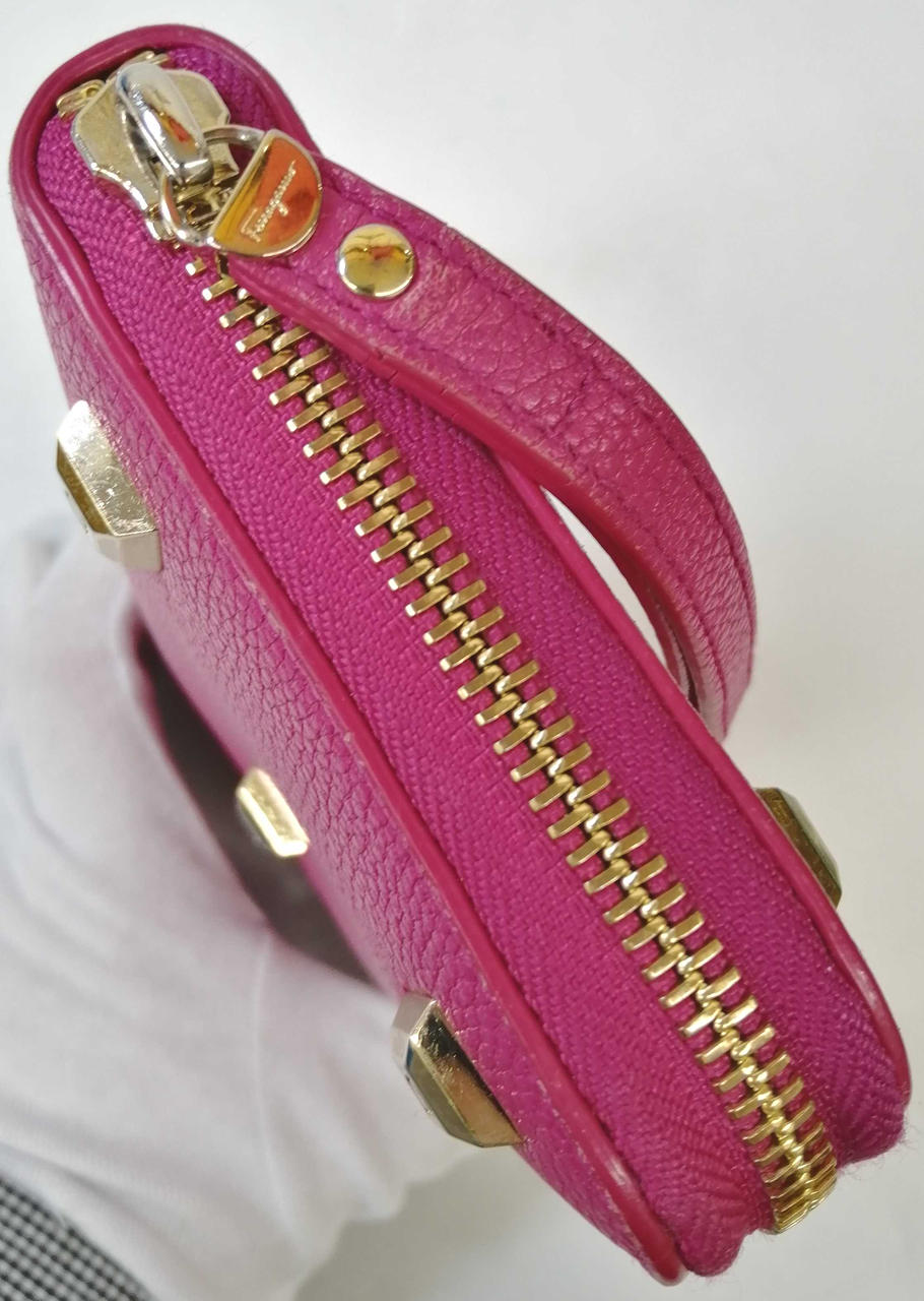 サルバトーレフェラガモ(salvatore ferragamo)|長財布|【ハードオフ