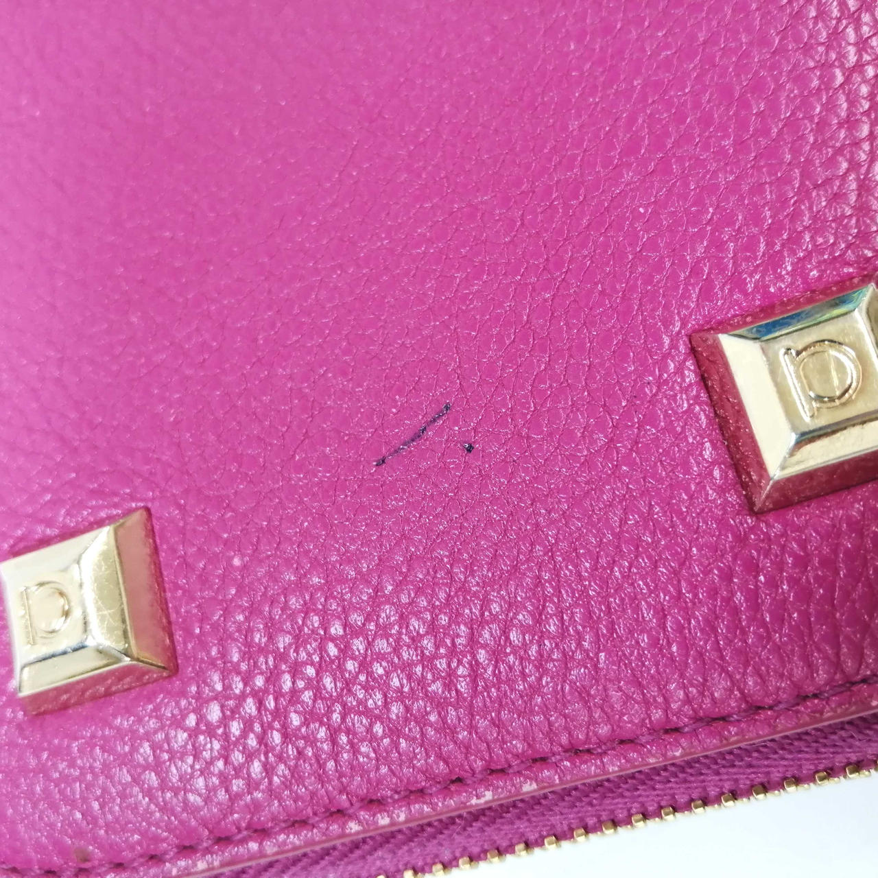 サルバトーレフェラガモ(salvatore ferragamo)|長財布|【ハードオフ