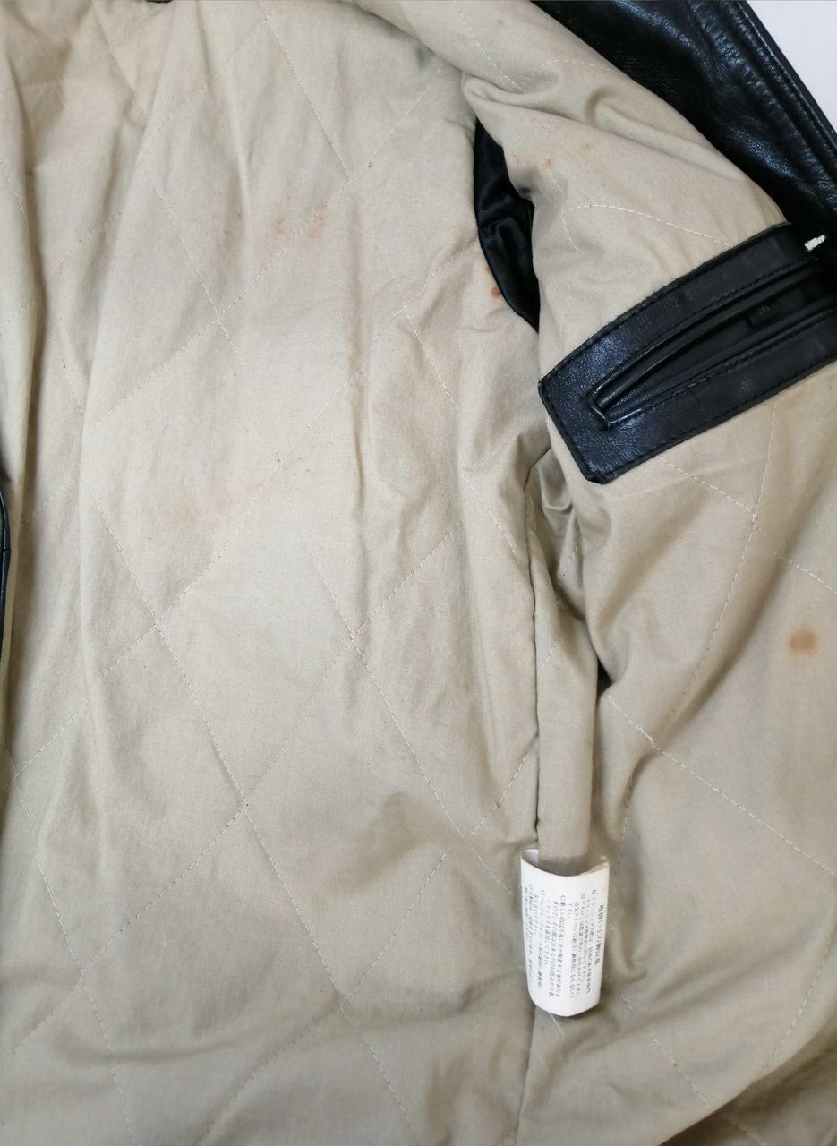 内側シミあります。