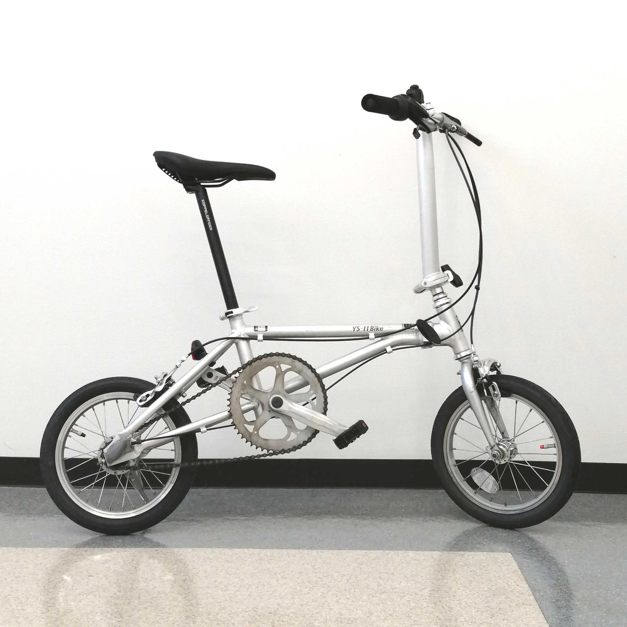 美品(使用期間1ヶ月未満)折り畳み自転車 美品(使用期間1ヶ月未満)折り畳み自転車