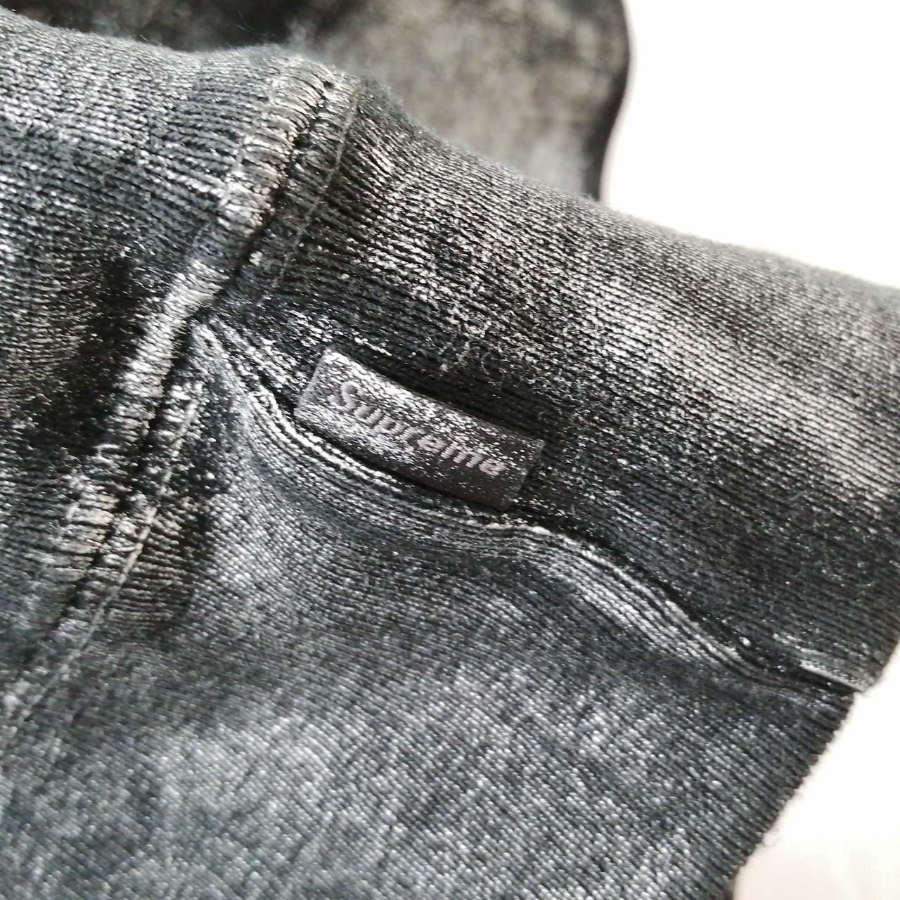 左側面下部にタグ　表