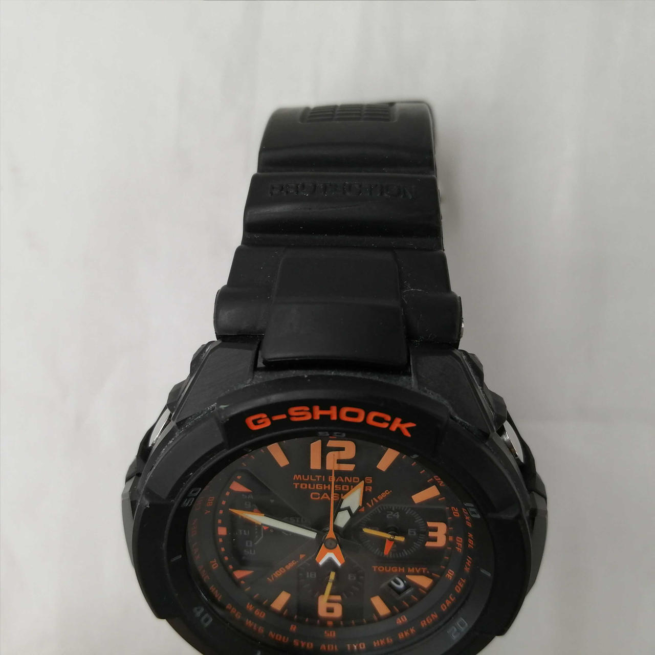 ベゼルふち白くなっています