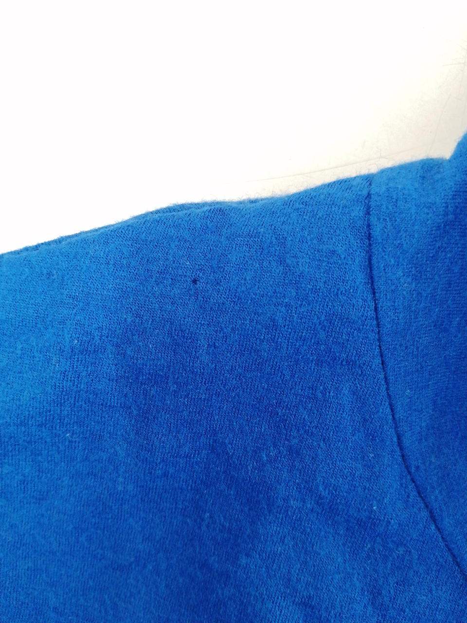右襟に隠れている部分に虫食いあり