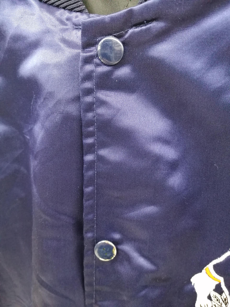 ボタン　ハゲあり