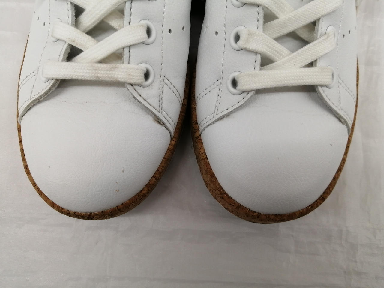 右足前ヨゴレあり
両足紐ヨゴレあり