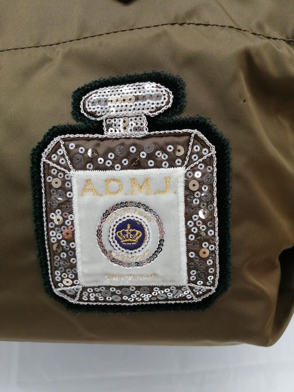 ワッペンの横穴あきあり