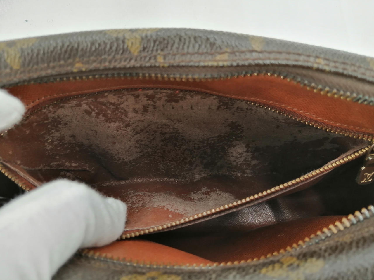 内部ポケット劣化あり
