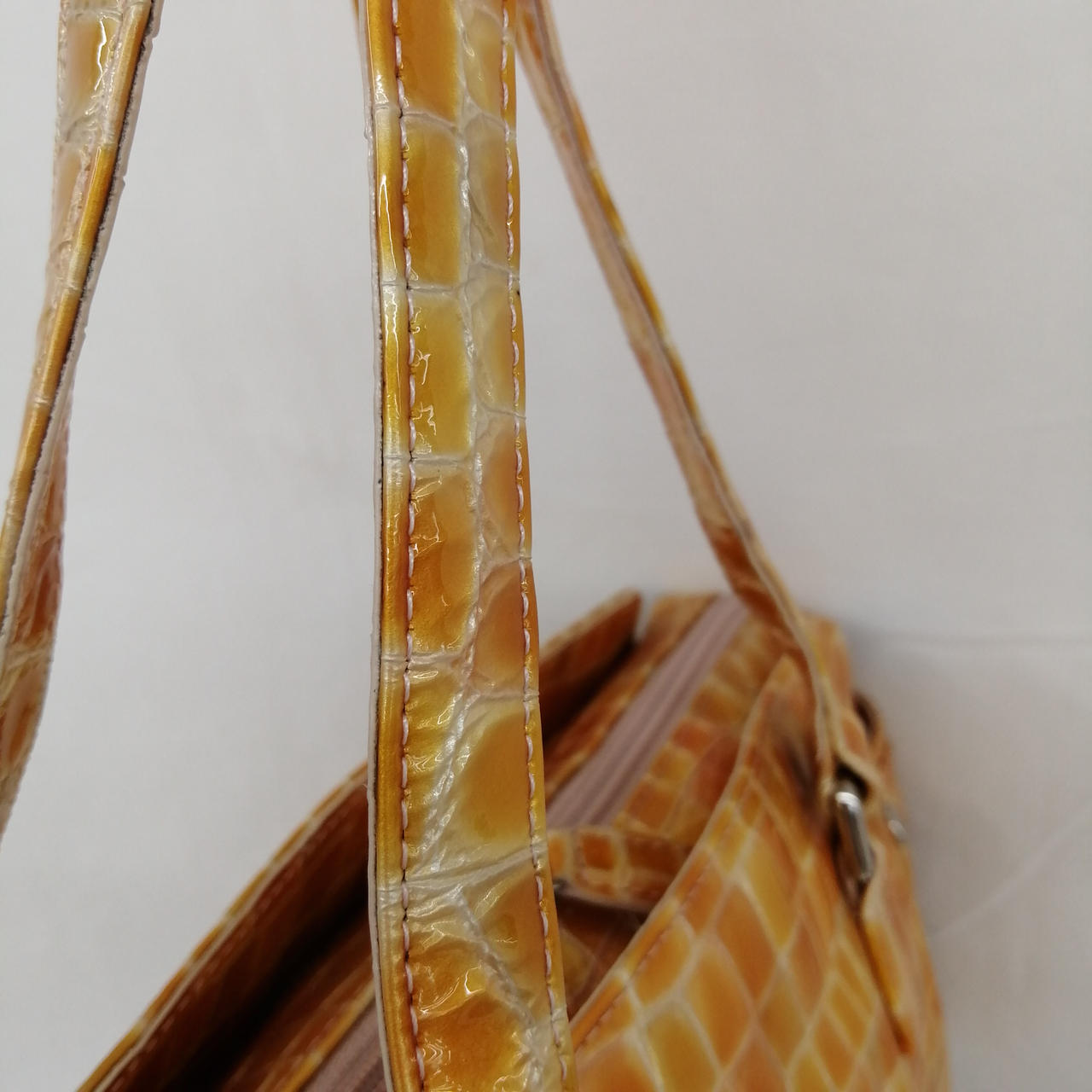 ハンドル部分しわあり