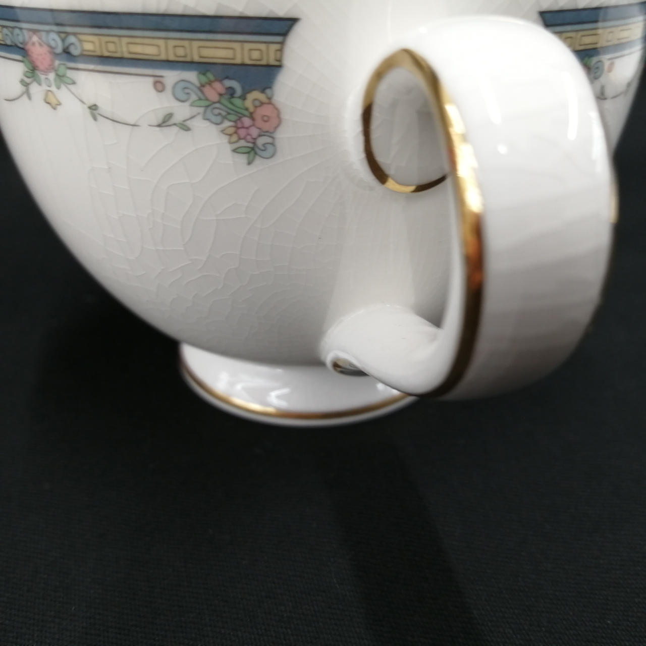 全体的にヒビあり