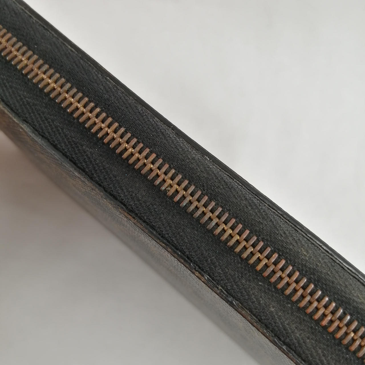 ファスナー錆有り