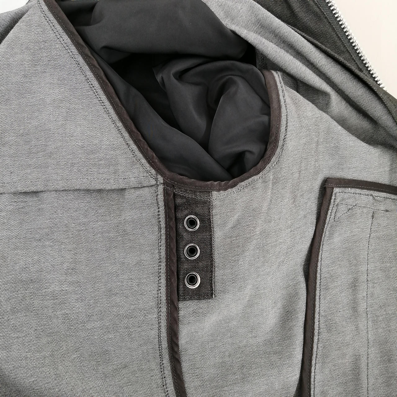 内側両脇汚れあり