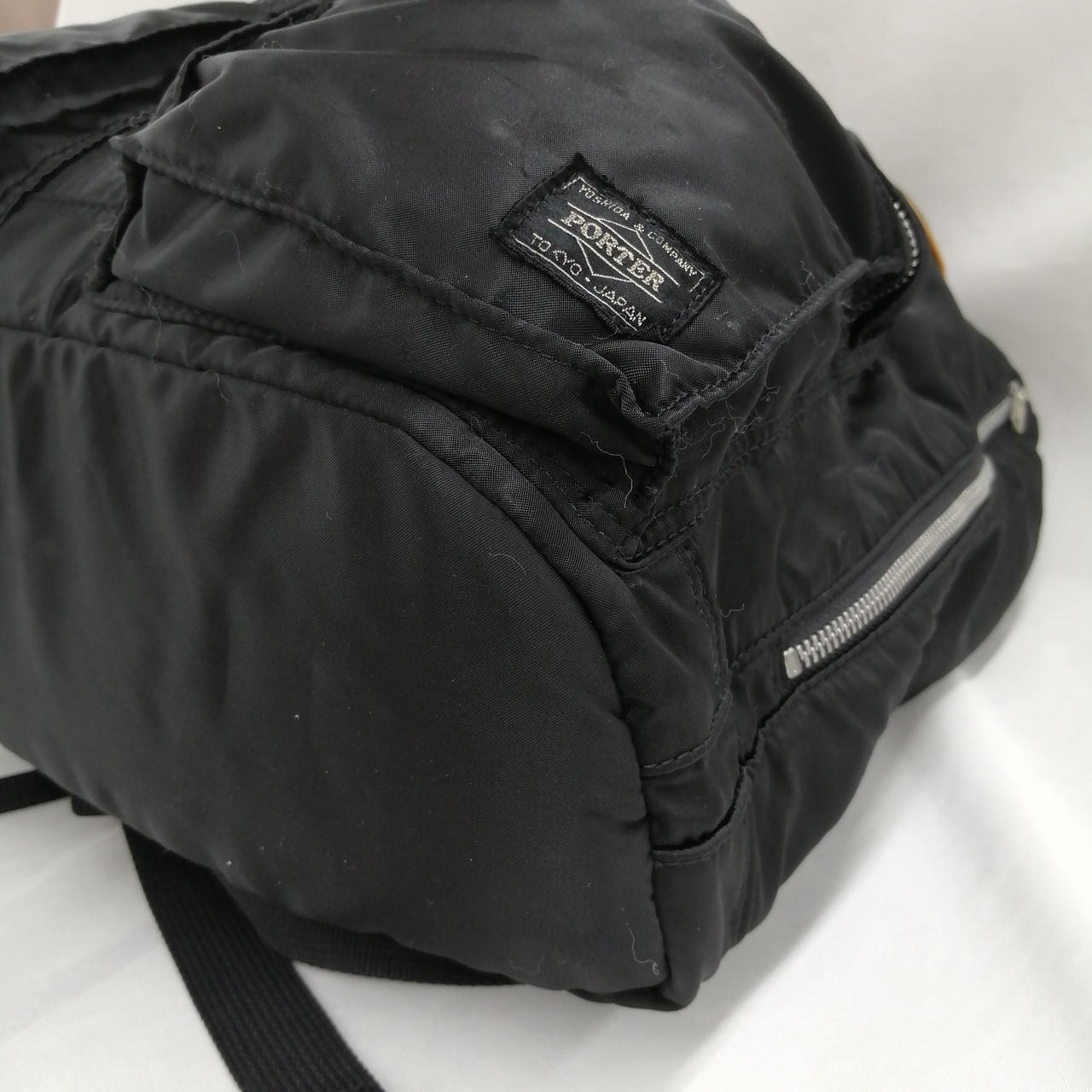 汚れ有り。
綿が表面に出てきています。