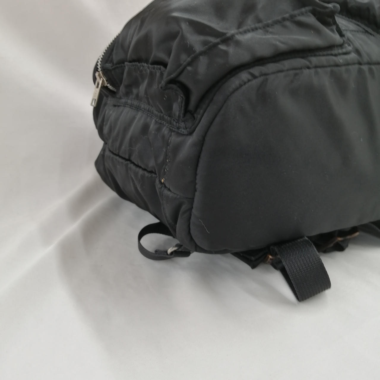 汚れ有り。
綿が表面に出てきています。