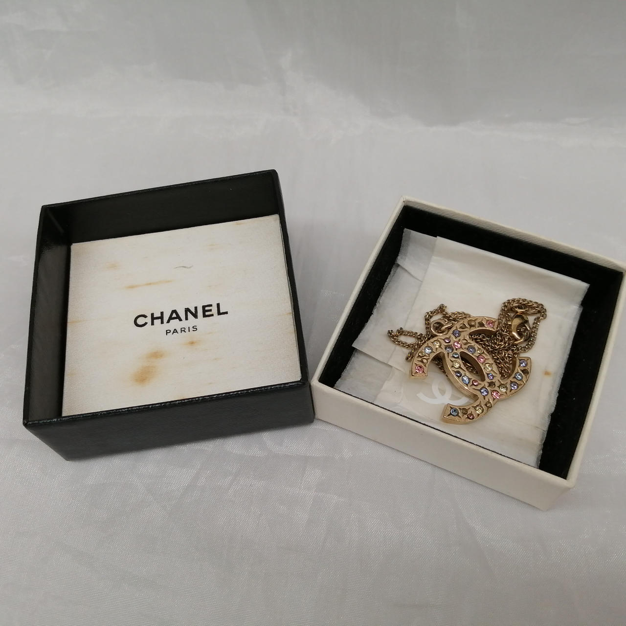 外箱にシミあり