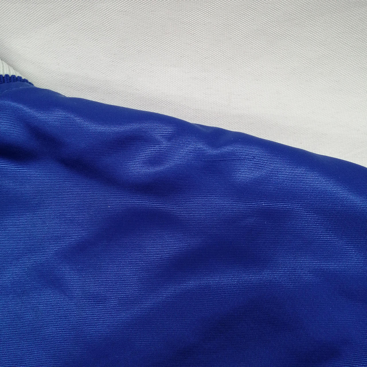 右肩　ひきつれあり