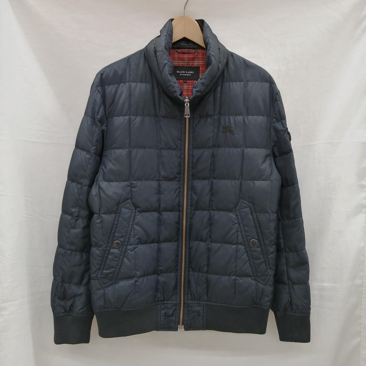 首回り変色あり