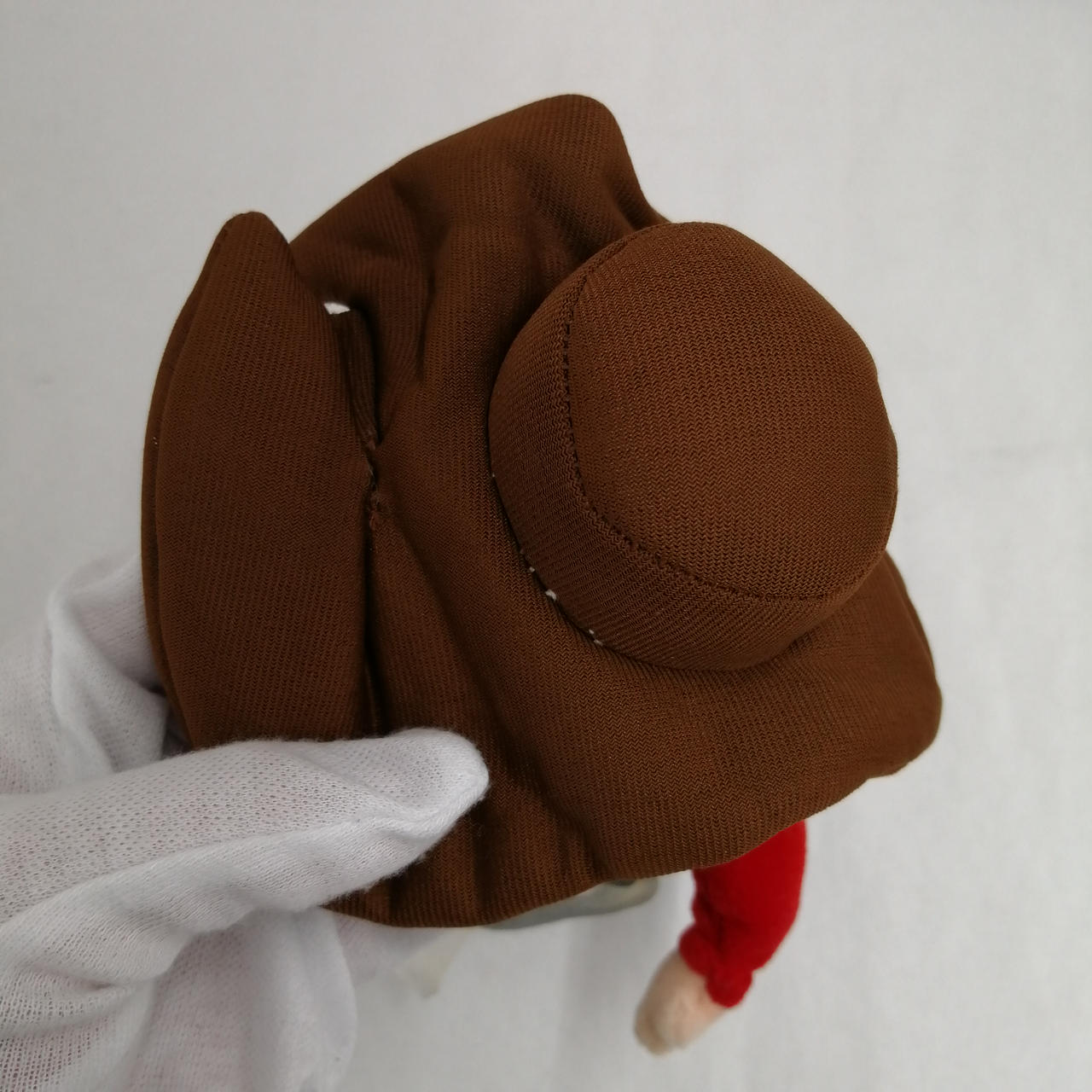 帽子ほつれあり