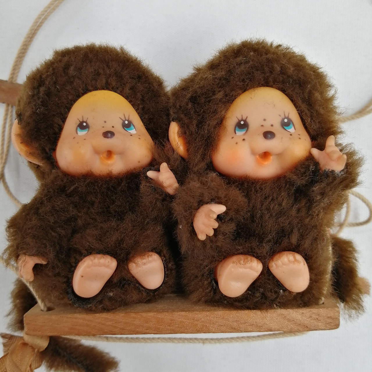 本体と毛の部分が分離してます。