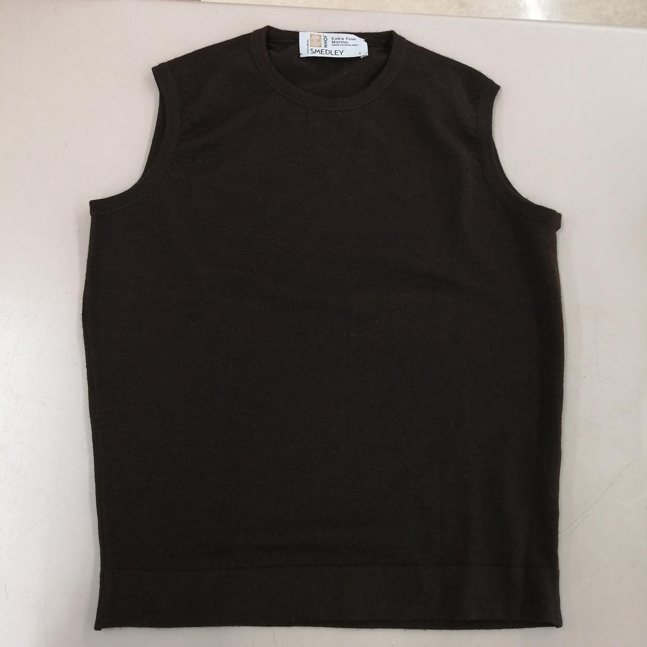 胸下辺り色抜けあり