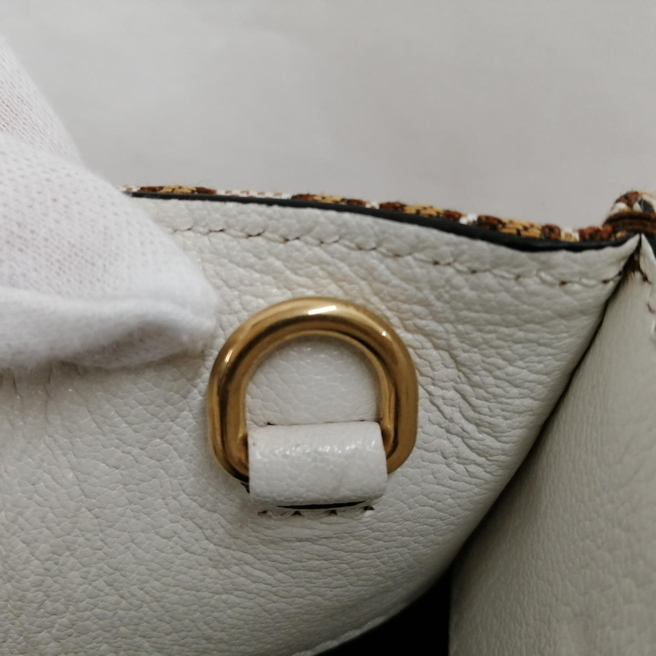 ショルダー取り付け部分汚れあり