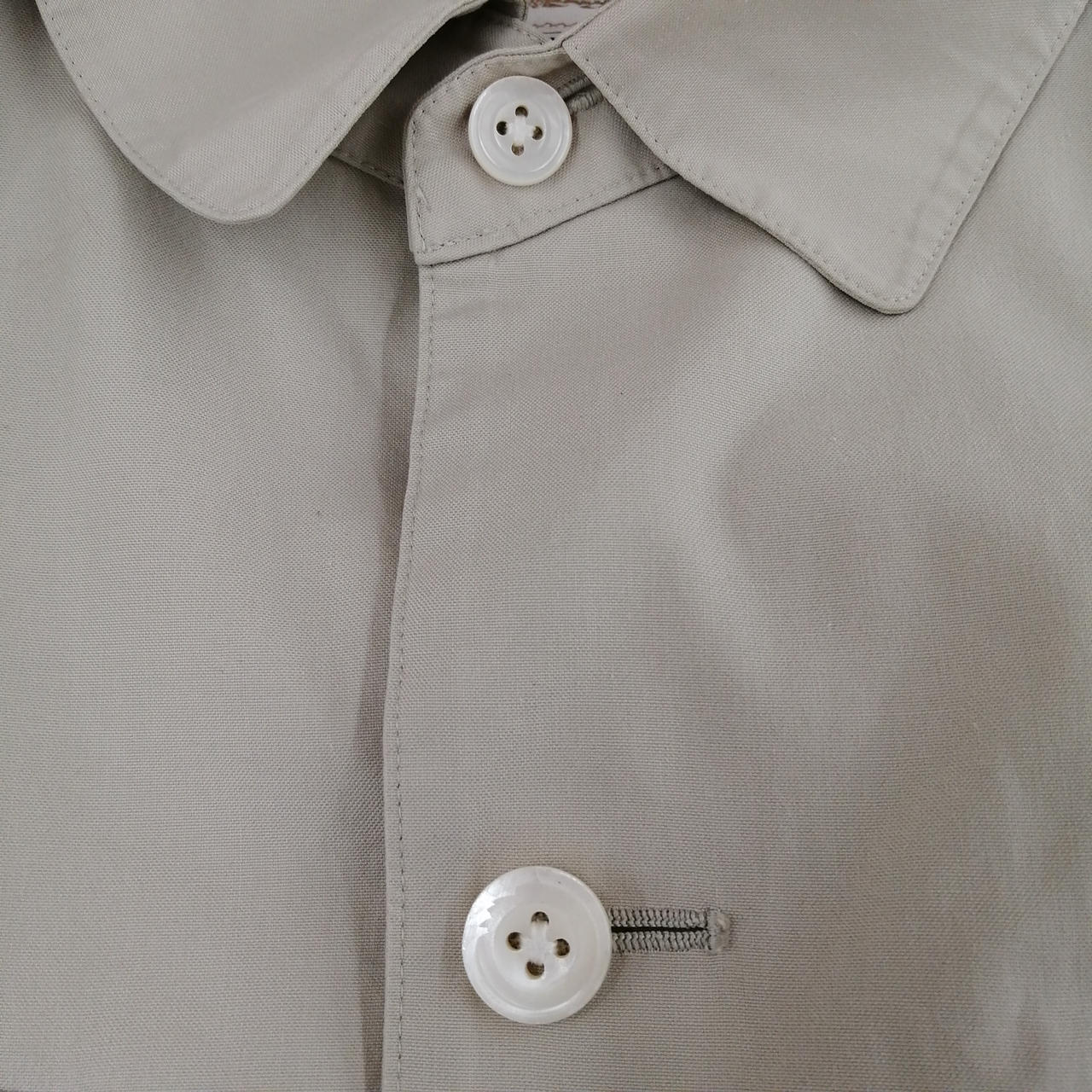 全てのボタン、激しく欠けてます。