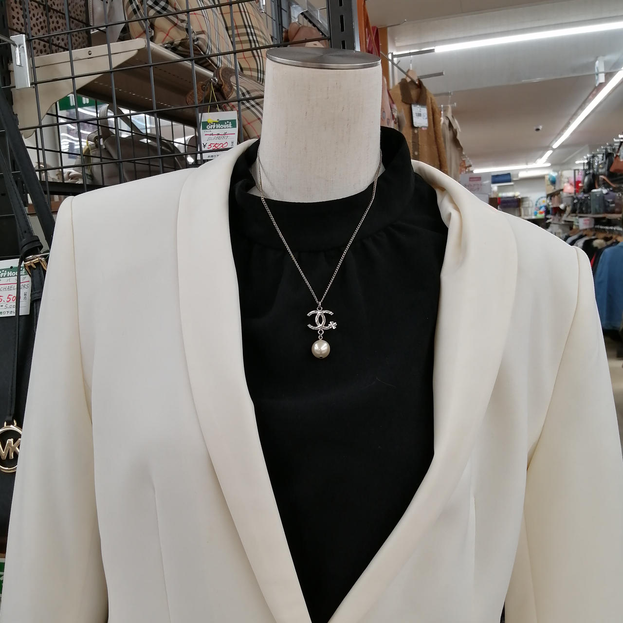 マネキンの服は商品に含まれません