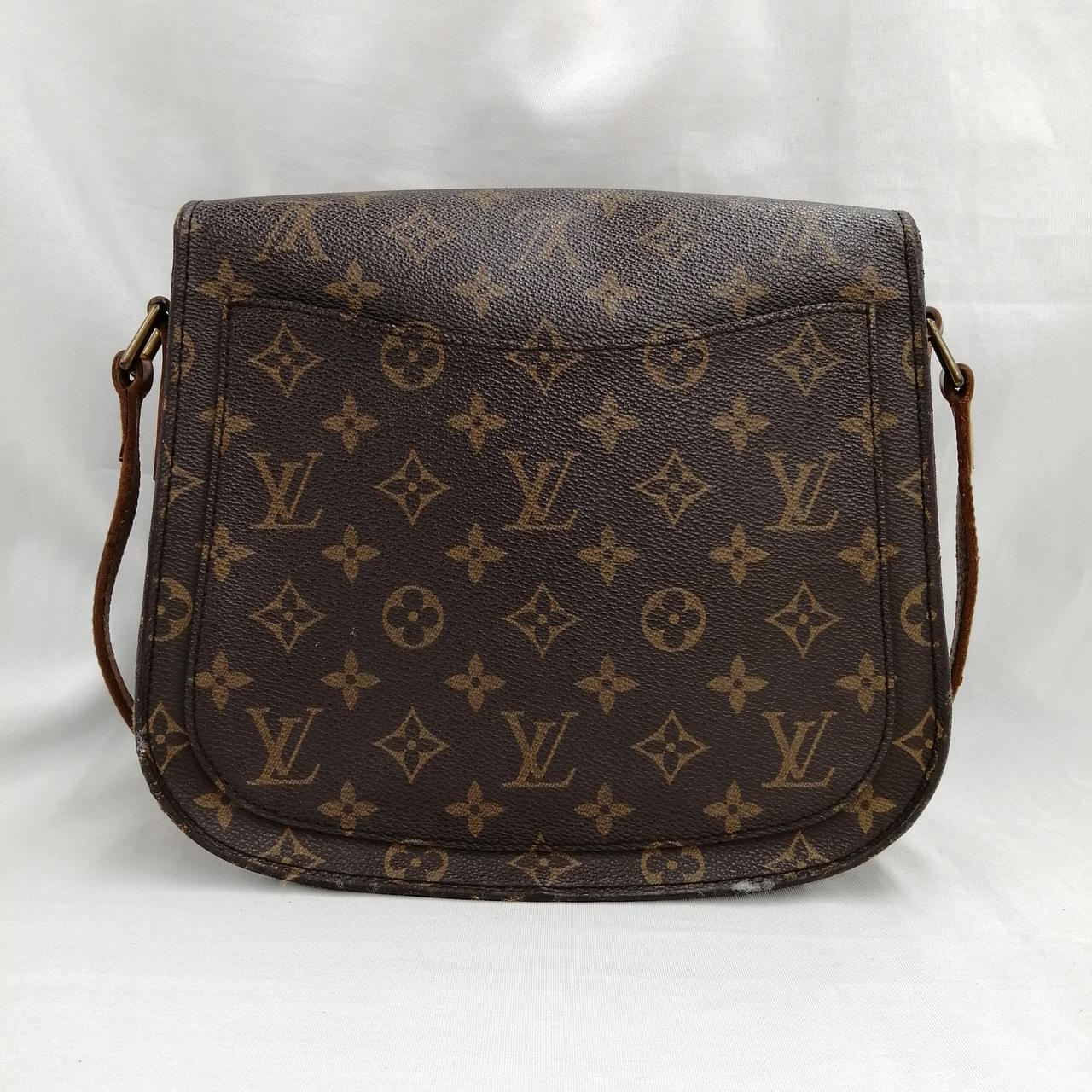 白い綿が角に付着