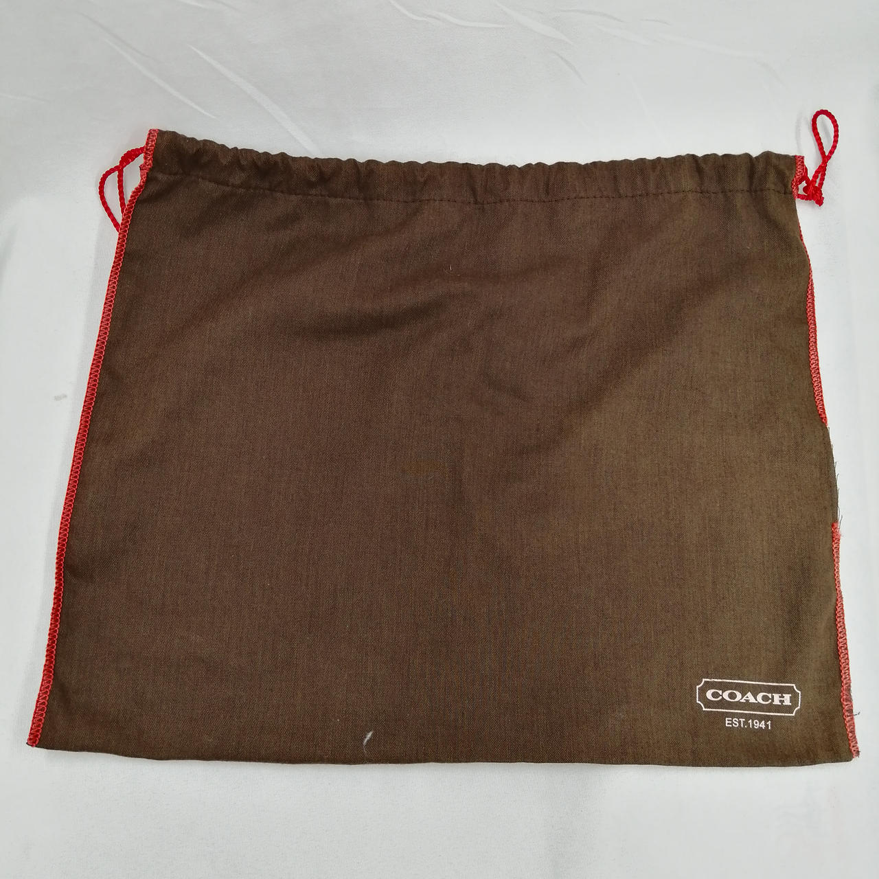 右端ほつれて穴空いてます。