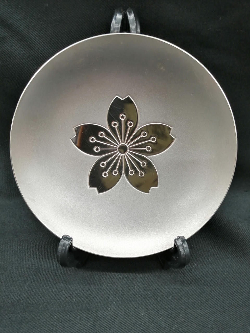 銀盃　造幣局SILVER製 花モチーフ 65%OFF【送料無料】 銀盃 造幣局SILVER製 花モチーフ の落札相場 (金属