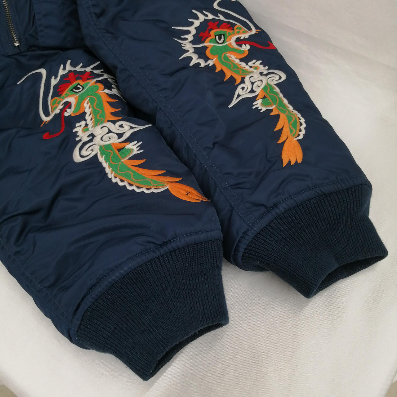 刺繍ほつれあり