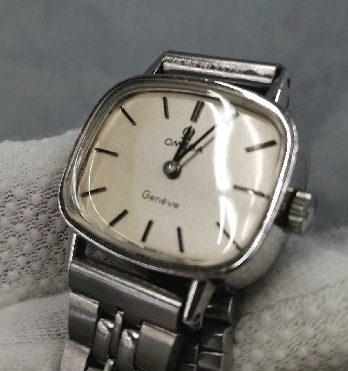 左側色ムラあり。