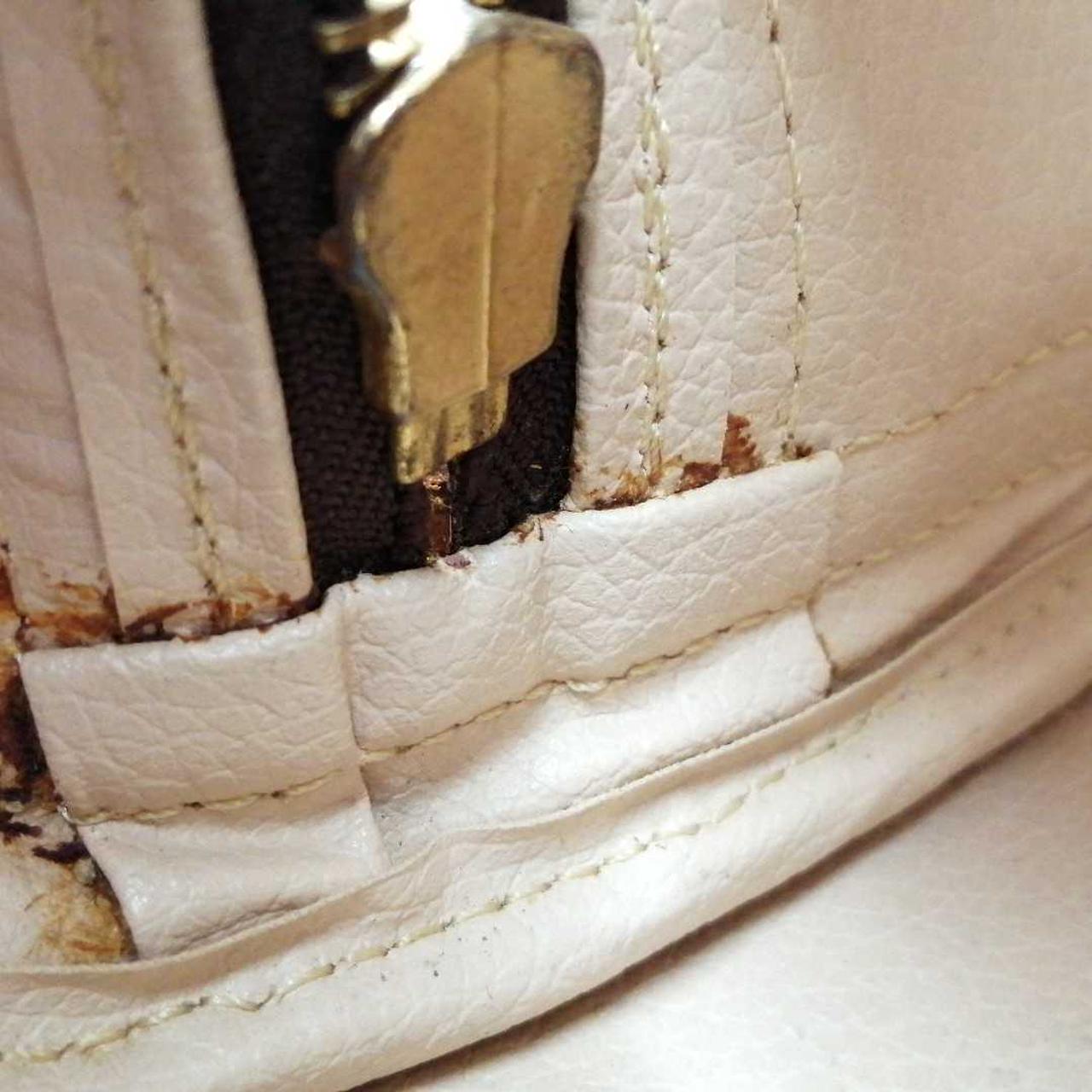 中の部分、汚れあり