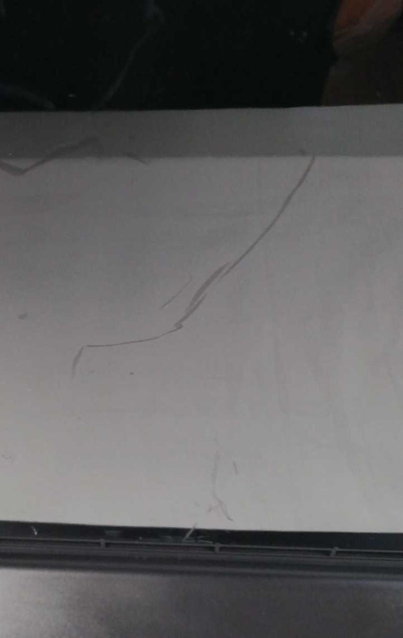 前面、キズあります