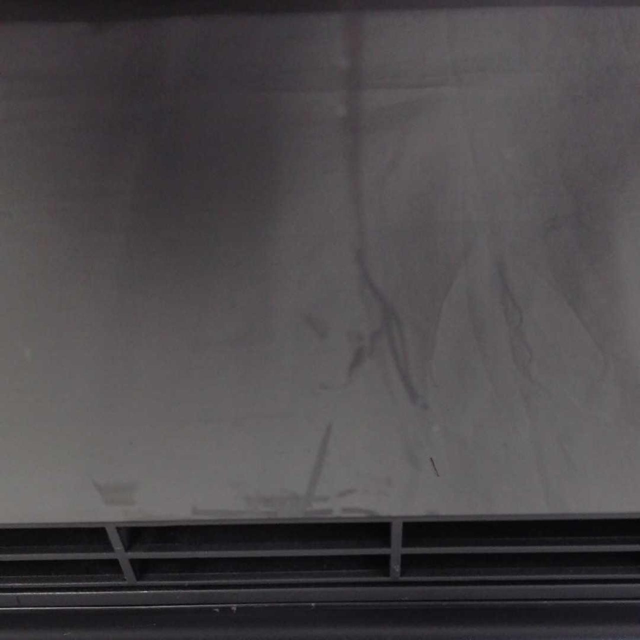 前面、キズあります