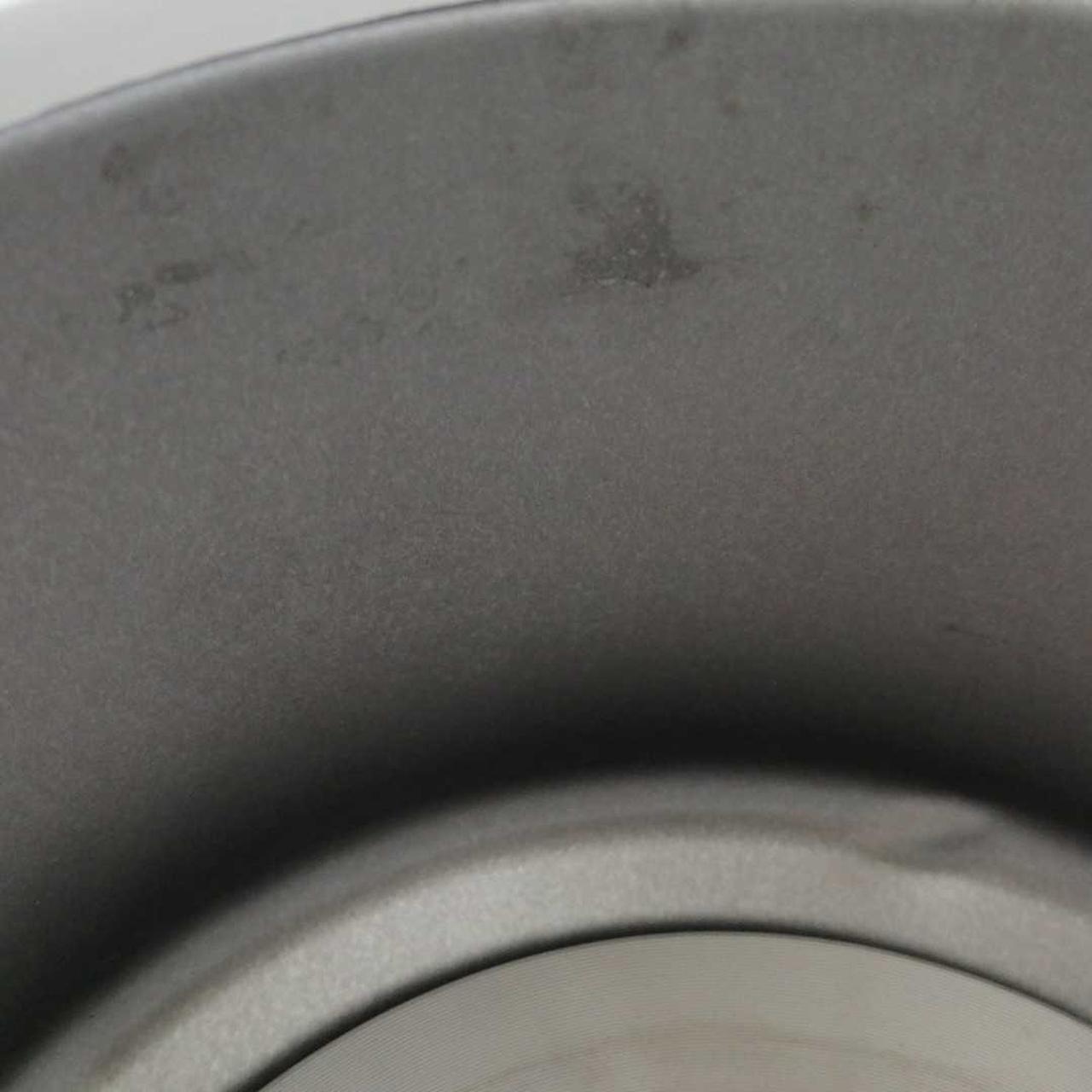 釜内側汚れあり