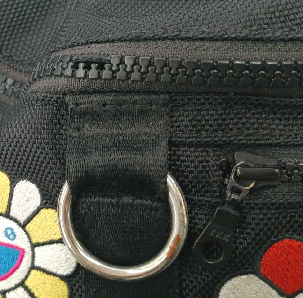 ジッパー部分壊れあり