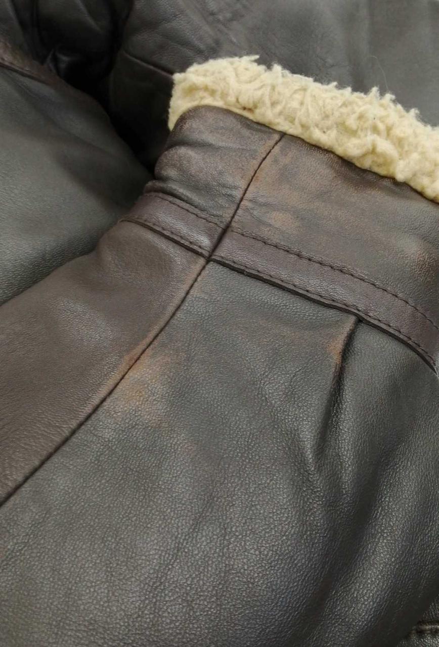 皮の色褪せあり