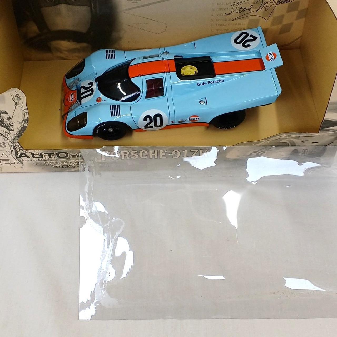 外側のプラスチックケース剥がれてます。