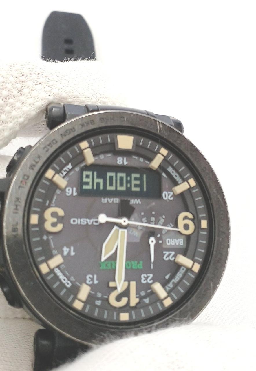 フェイスにも細かいキズあり。