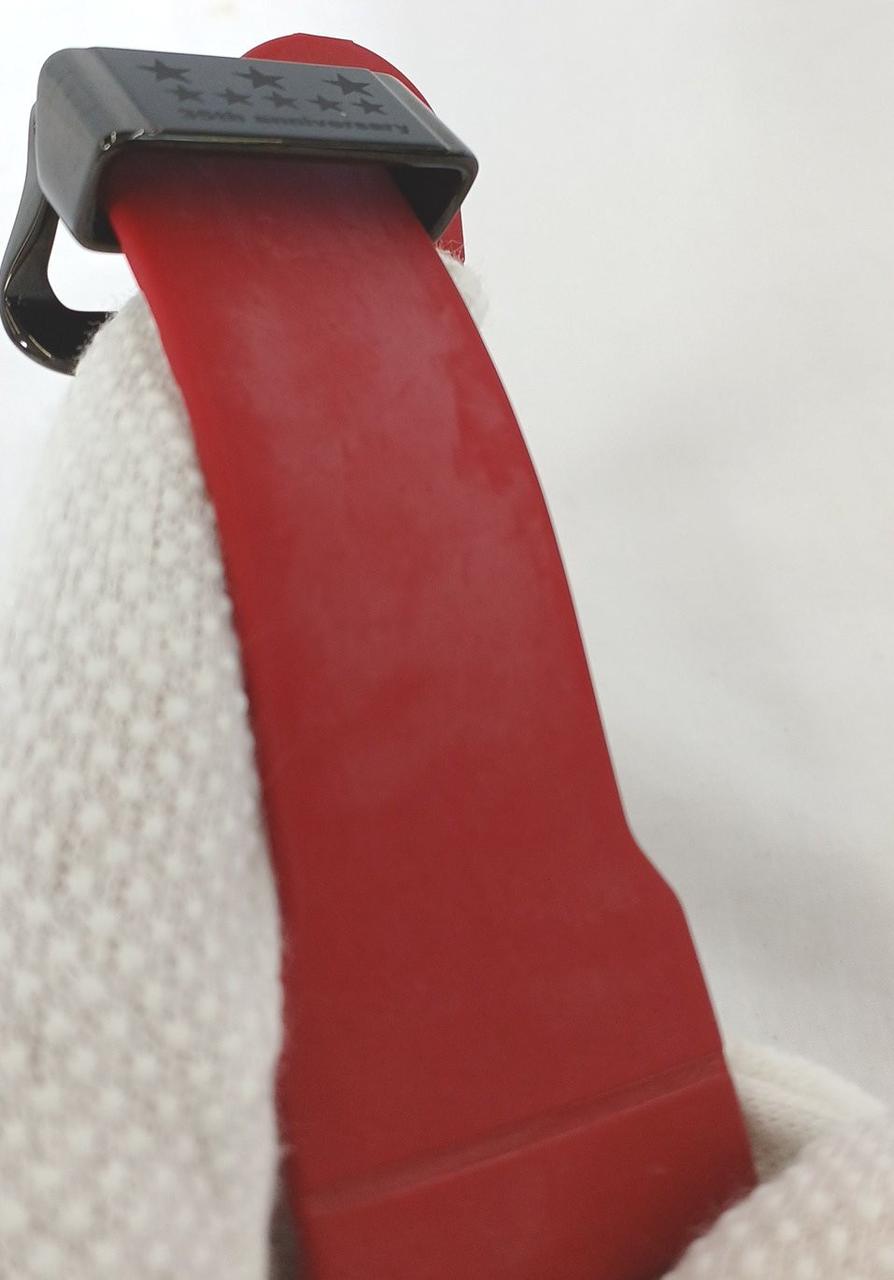 ラバーベルト部分白い汚れあり