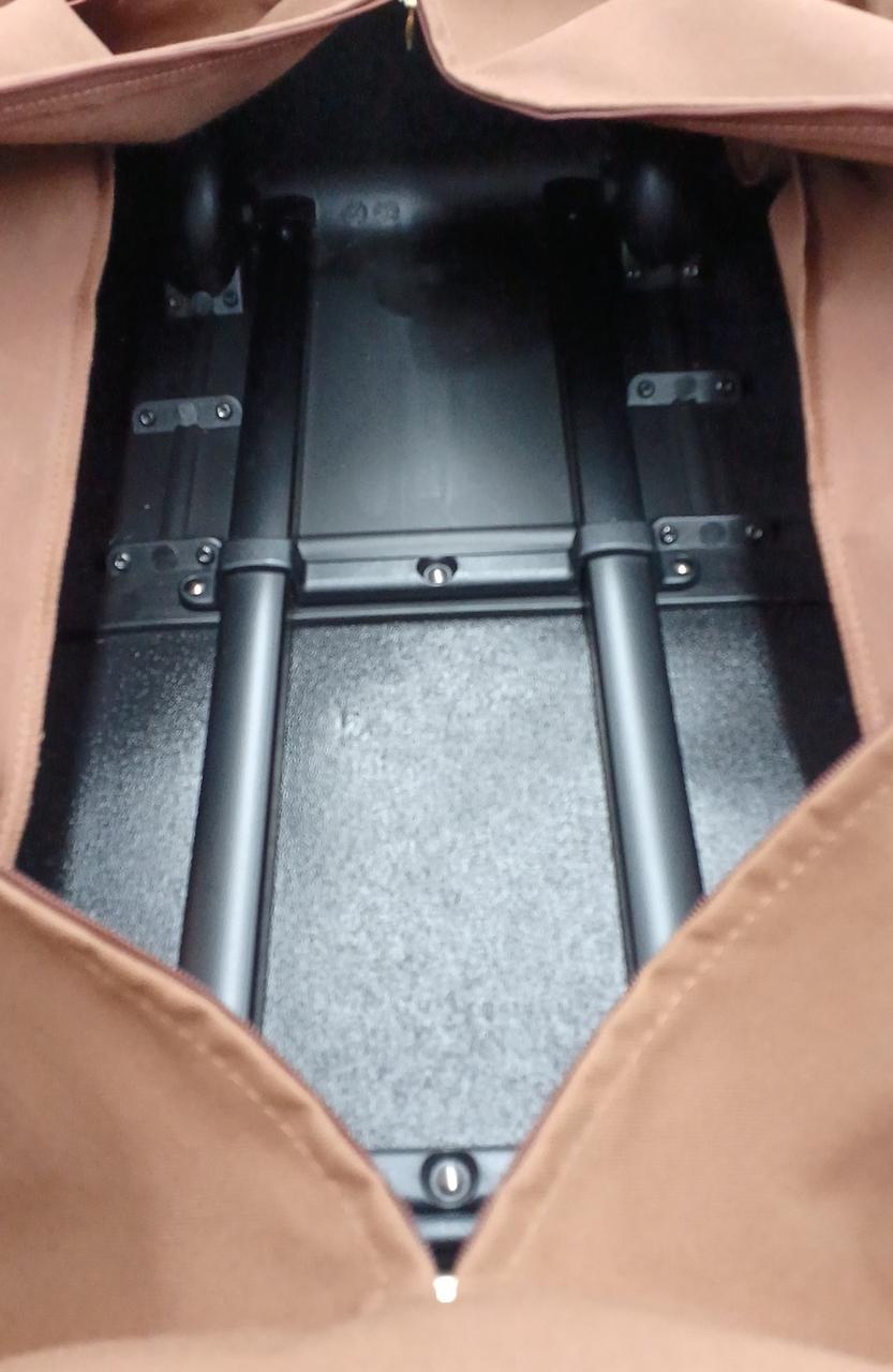 スーツケース内側部分